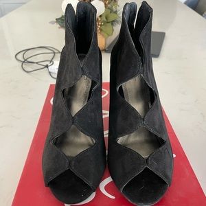 Impo black cut out heel